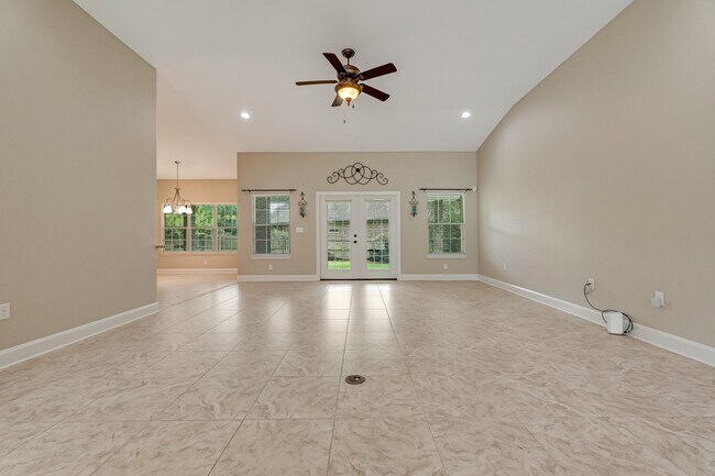 Building Photo - Gorgeous Southern Living Home in Coveted S...