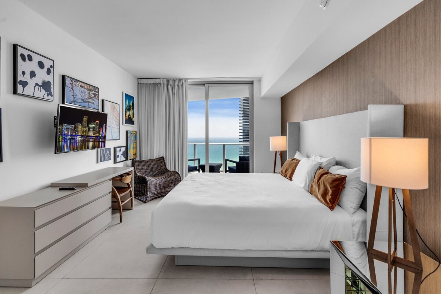 Building Photo - 1803 S Ocean Dr