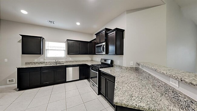 Building Photo - 3300 Brookstone Lakes Dr