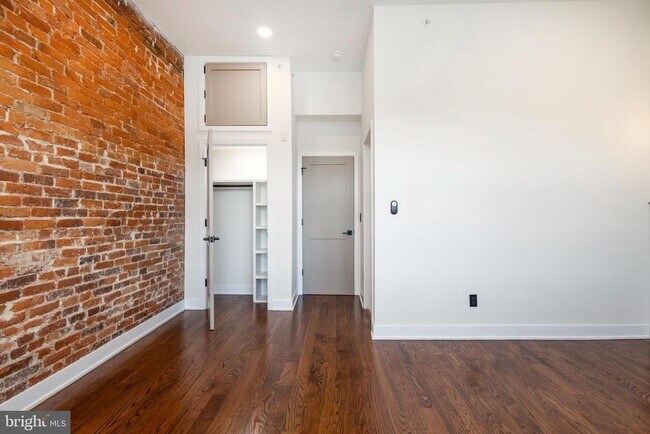 Building Photo - 1613 N 33rd St