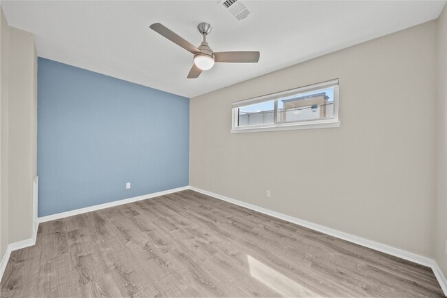 Building Photo - 1725 Avenue O