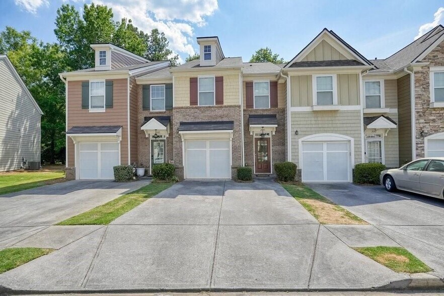 Building Photo - 2045 Lakeshore Overlook Dr