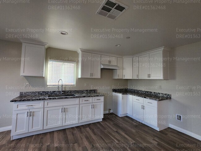 Building Photo - New constructed 3 bedroom/ 2 bathroom home