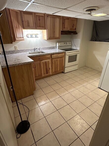 Primary Photo - 1127 Bellevue Ave