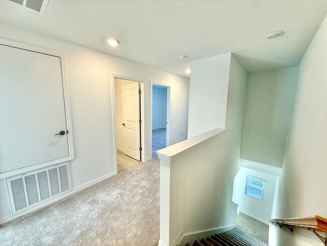 Building Photo - Riverside living redefined - 3Bedrooms/2.5Baths newly built townhome in Edgewater!