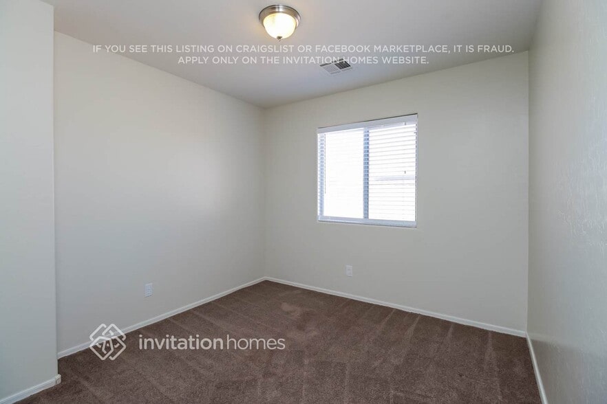 Building Photo - 11337 E Roscoe Ave