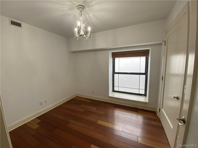 Building Photo - 1 S Astor St