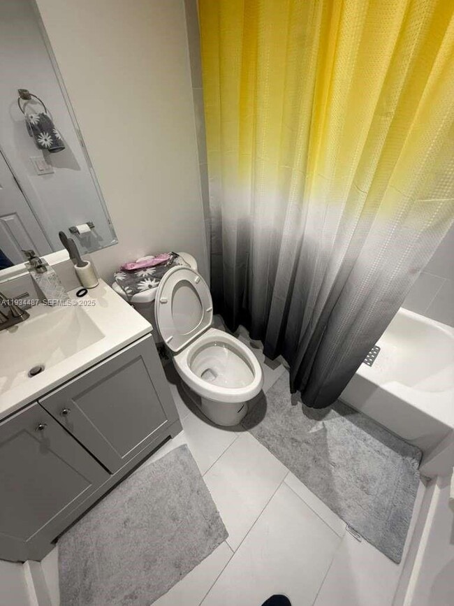 Building Photo - 1250 SE 26th St