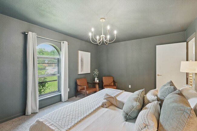 Building Photo - Luxury 5-Bedroom Retreat with Pool & Game Room