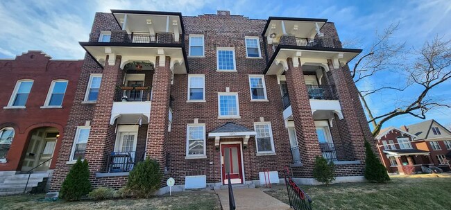 Building Photo - 3890 Juniata St