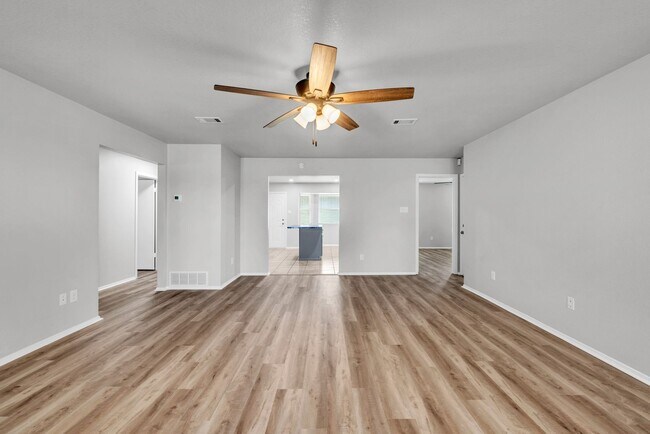 Building Photo - Available NOW!!!! Beautiful 1 story, 4 bed...