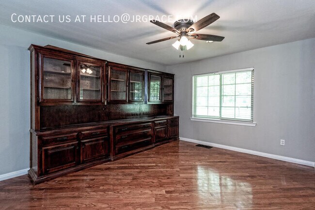 Building Photo - 525 W 4th St