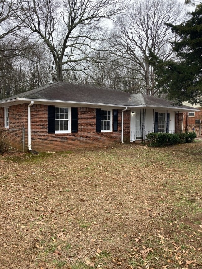 Primary Photo - 3 Bedroom in Greenville