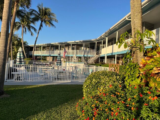 Building Photo - 2748 NE 28th Ave