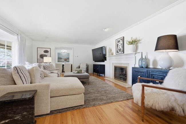 Building Photo - 2050 Cherryville Rd