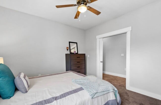 Building Photo - 3 Bedroom 1.5 Bath - Pittsburgh