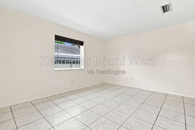 Building Photo - 872 NW 108th St
