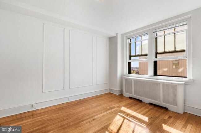 Primary Photo - 2100 Walnut St St