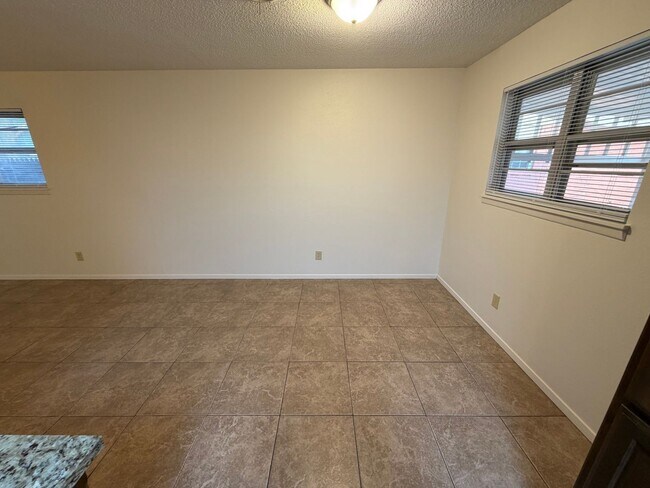 Building Photo - 5003 Hall Ave