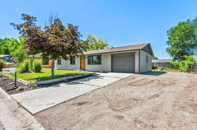 Building Photo - 404 Mountain View Dr