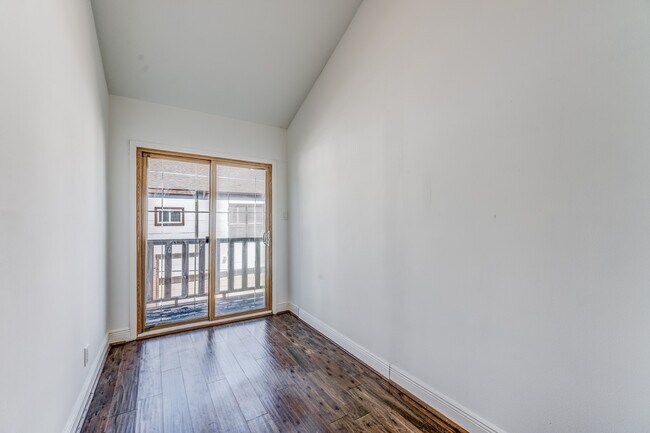 Building Photo - 708 Fowler St