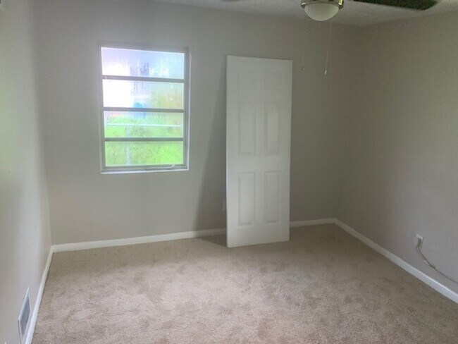 Building Photo - 218 Glendale Ave