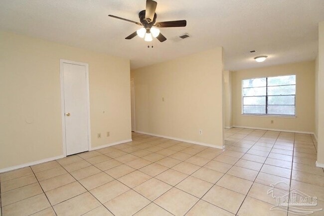 Building Photo - 405 Cornwall Cir