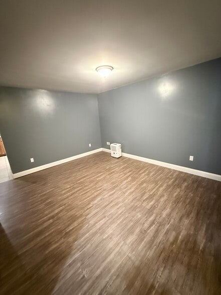 Living Room - 7 Pleasant Woods