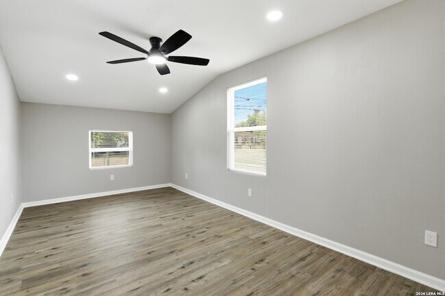 Building Photo - 219 La Manda Blvd