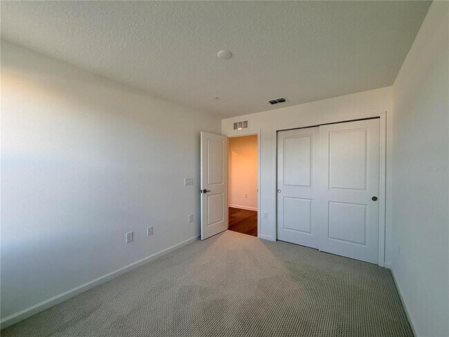 Building Photo - 1855 Pinecliff Dr