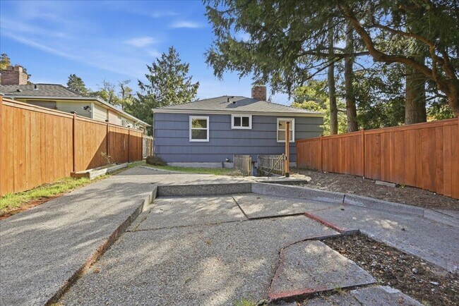 Building Photo - 4303 Baker Ave NW