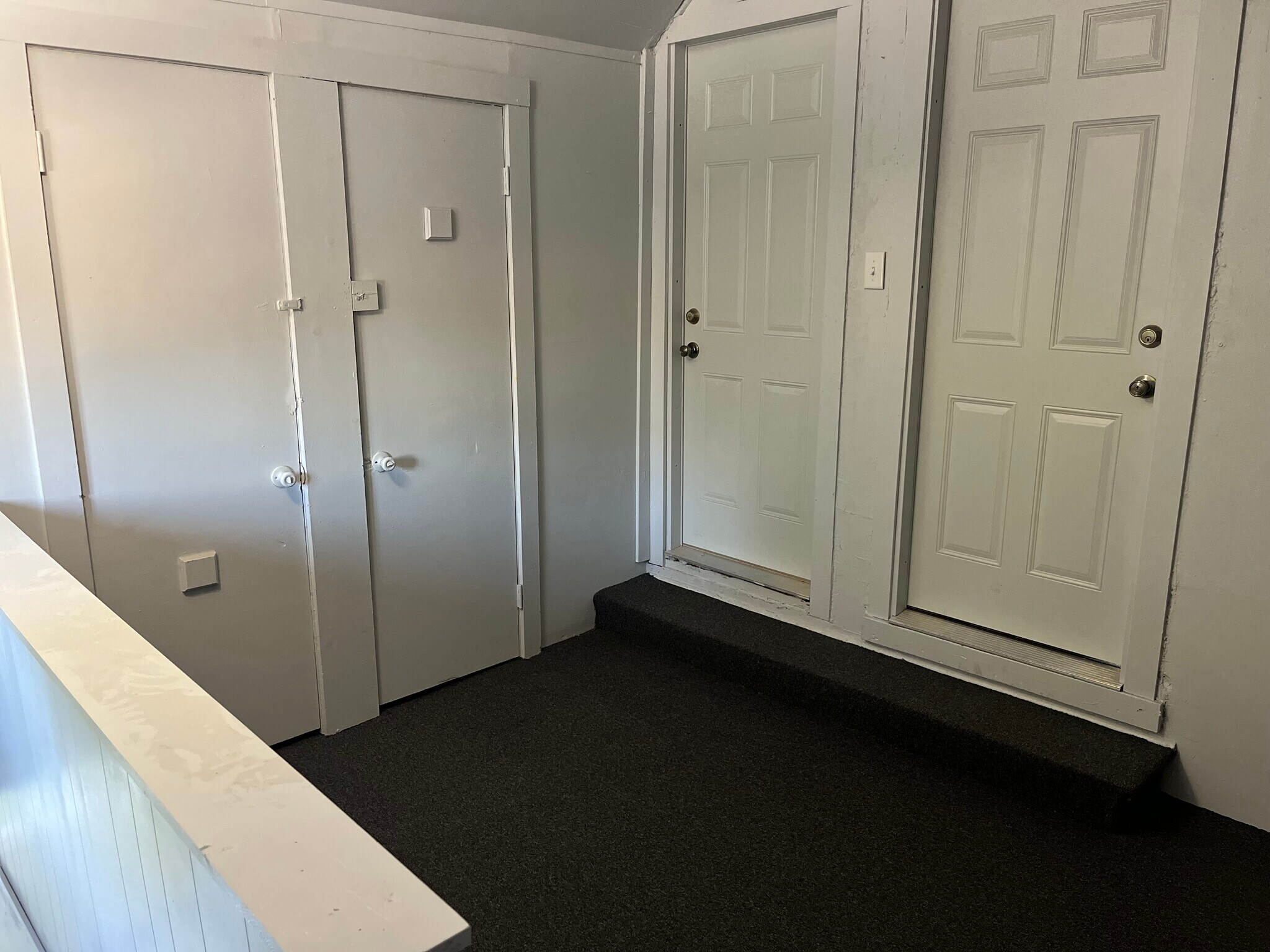 Building Photo - 207 S Mill St Apt 2