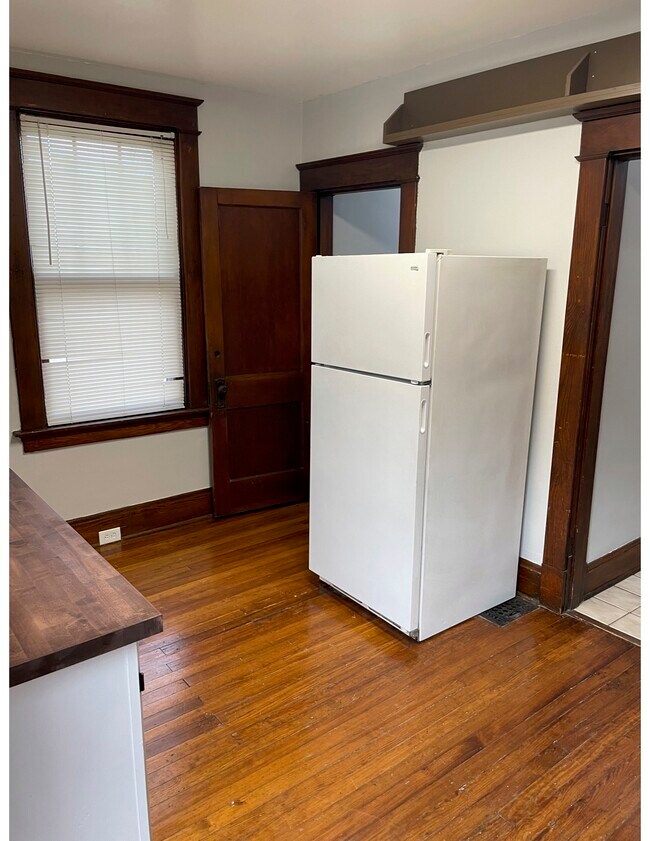 Kitchen - 205 Western Ave