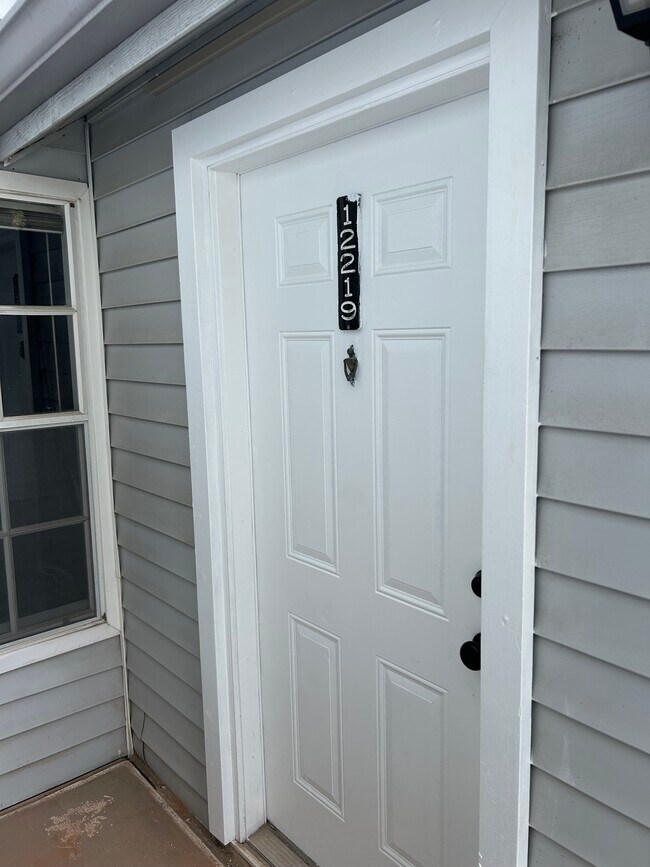 Building Photo - 12219 Armenia Gables Cir