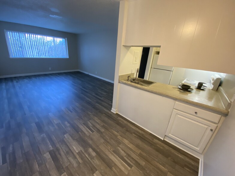 Building Photo - 1005 Hickory Hill Ln