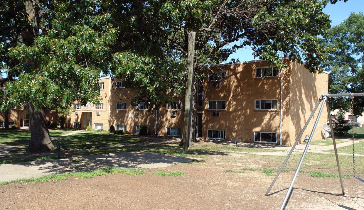 Greenway Village Apartments West Berlin Nj Apartment Finder Greenway Village Apartments West Berlin Nj Apartment Finder