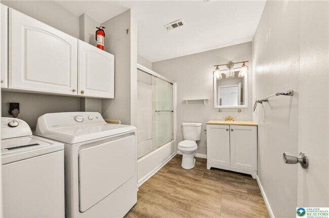 Building Photo - 1575 Creekside Rd