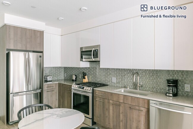 Building Photo - 2280 W El Camino Real