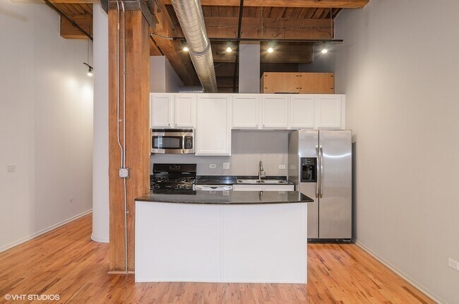 Building Photo - 1500 W Monroe St