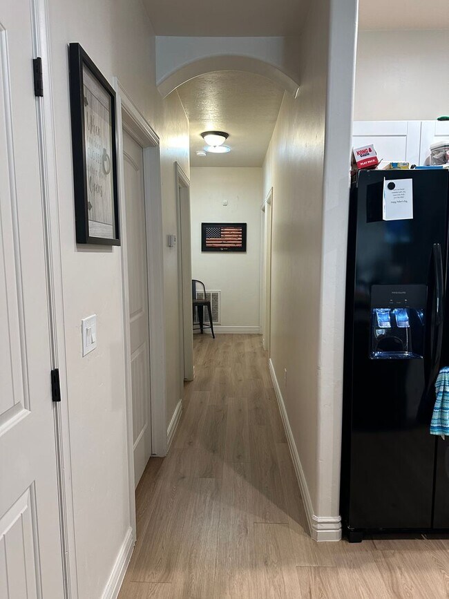 Building Photo - 896 S 110 W