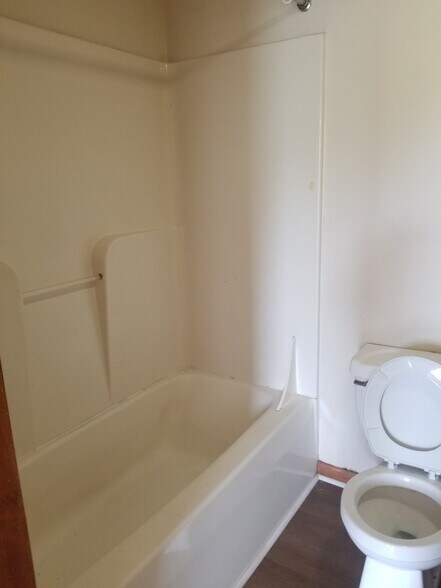 Building Photo - 125 Lorentz St