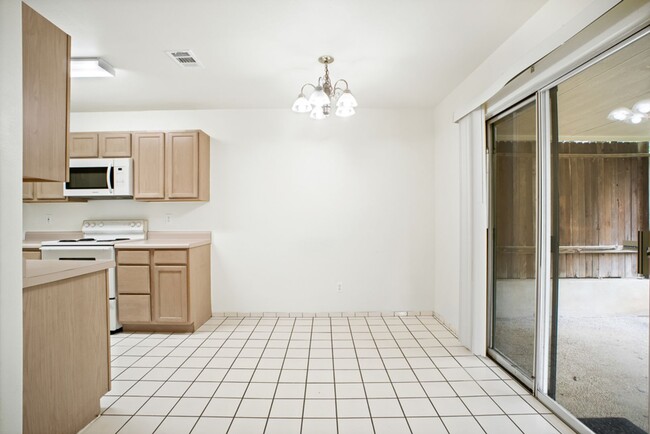 Building Photo - 6054 Bantry Bay