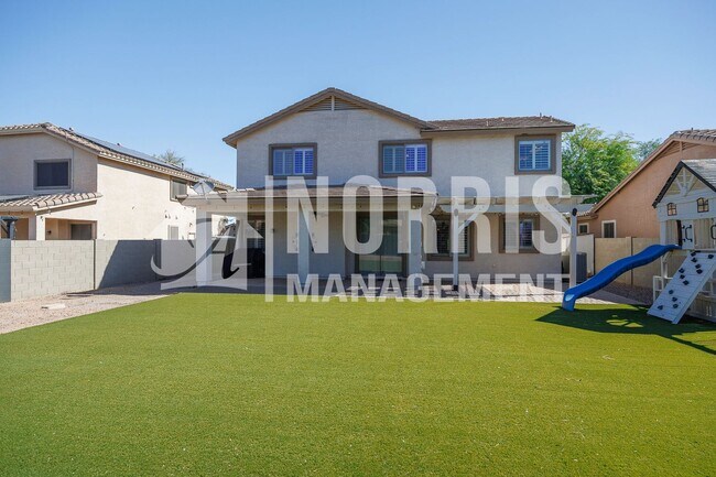 Building Photo - Beautiful Two-Story Home Located in Missio...
