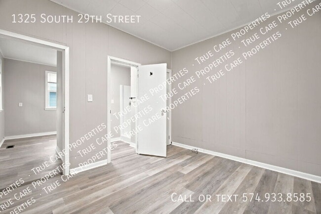 Building Photo - 1325 S 29th St