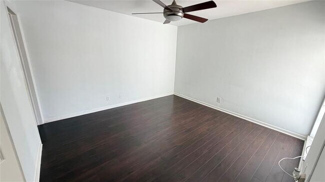 Building Photo - 3040 NE 16th Ave