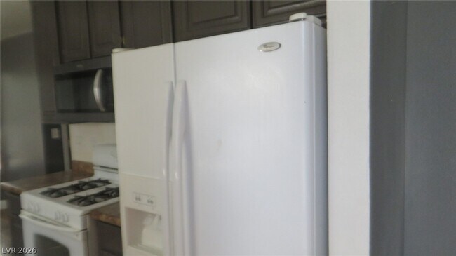 Building Photo - 5608 Crimson Ridge Dr