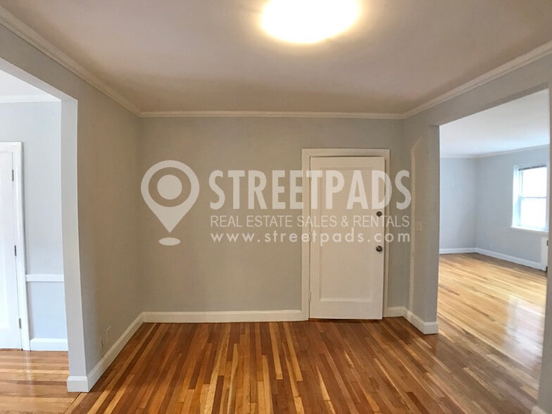 Building Photo - 1141 Beacon St