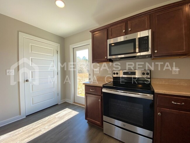 Building Photo - Home for Rent in Talladega, AL! View with 48 Hours Notice!