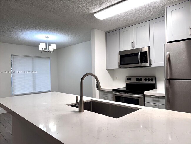 Building Photo - 10521 SW 158th Ct