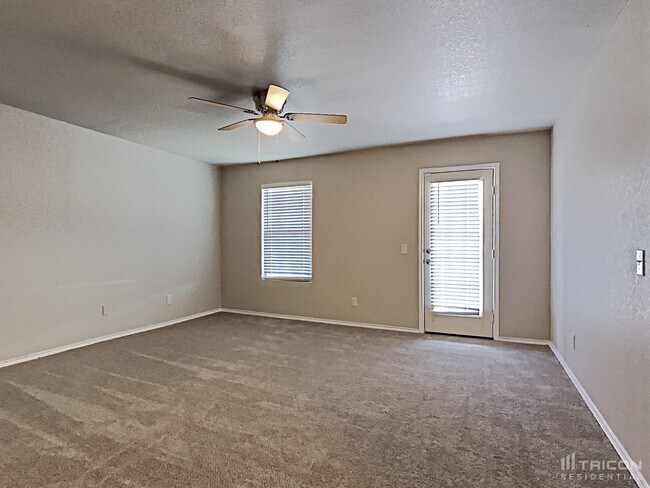 Building Photo - 3919 Amber Chase